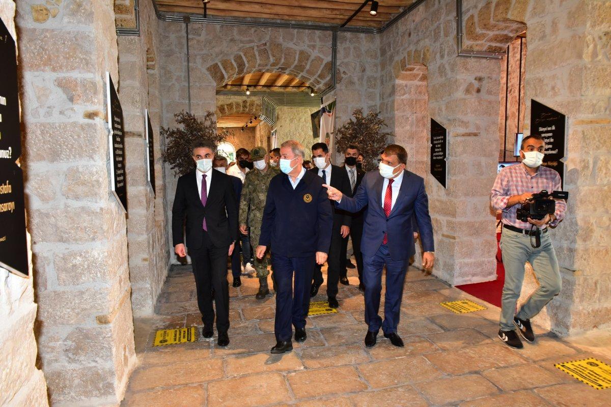 Hulusi Akar, Malatya'da esnafı ziyaret etti