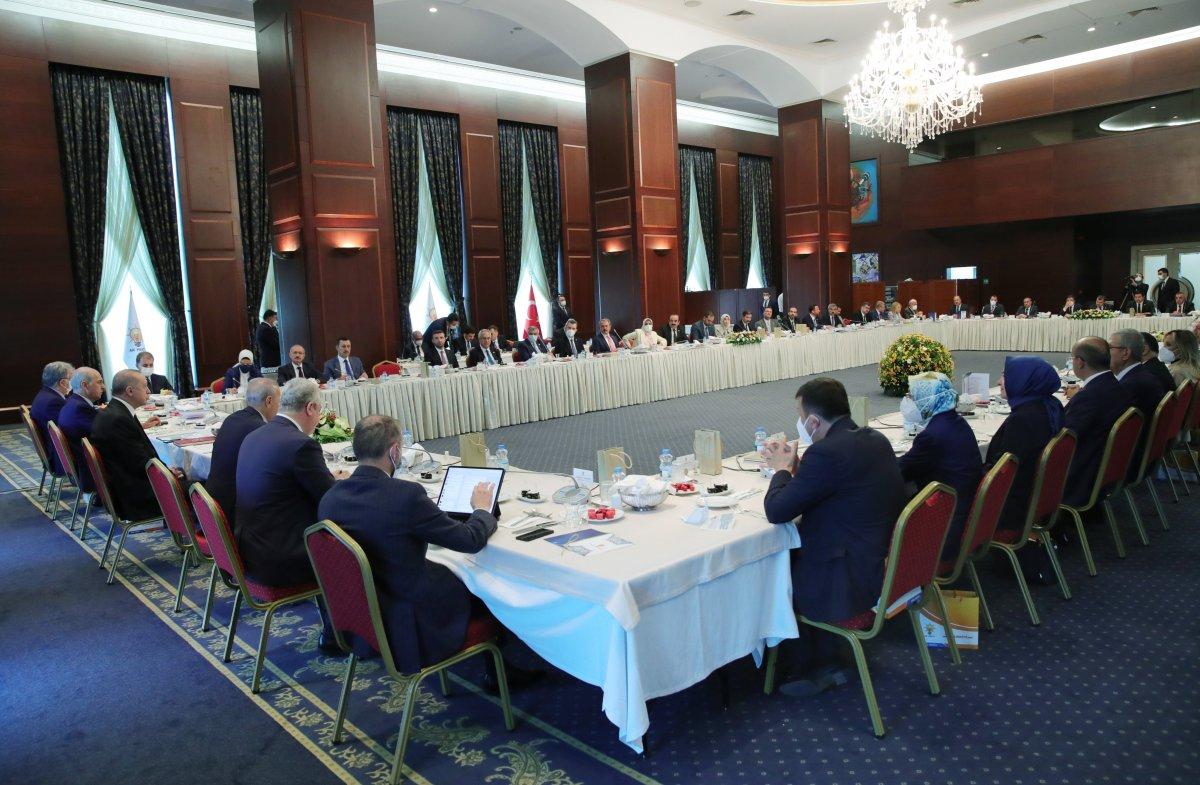 Cumhurbaşkanı Erdoğan'dan milletvekillerine sahada olun talimatı