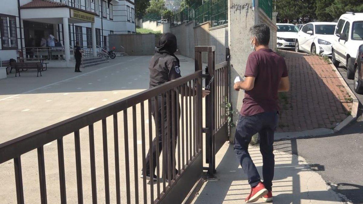 YKS sınavı bitti, yetişemeyen öğrenciler gözyaşlarına boğuldu