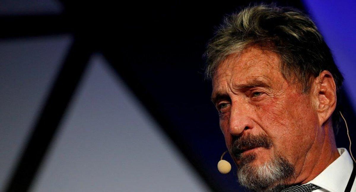 Edward Snowden'dan, Julian Assange'a: Sıradaki sen olabilirsin