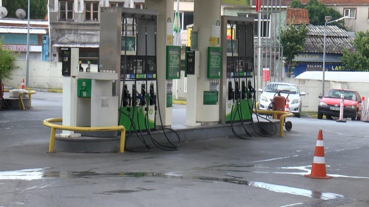 Fatih’te fren yerine gaza basınca kuryeyi ezdi