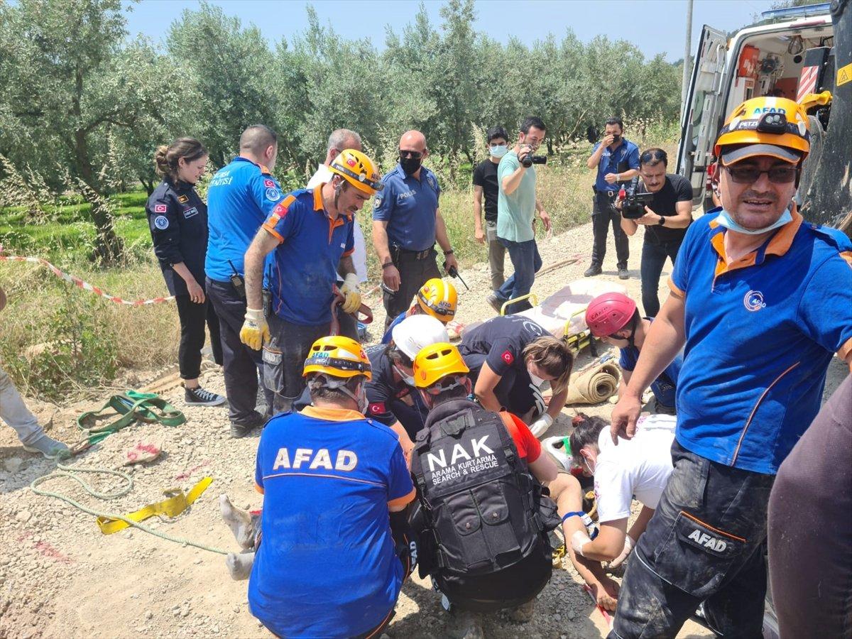 Bursa’da kazı çalışmaları sırasında toprak kaydı, işçi mahsur kaldı