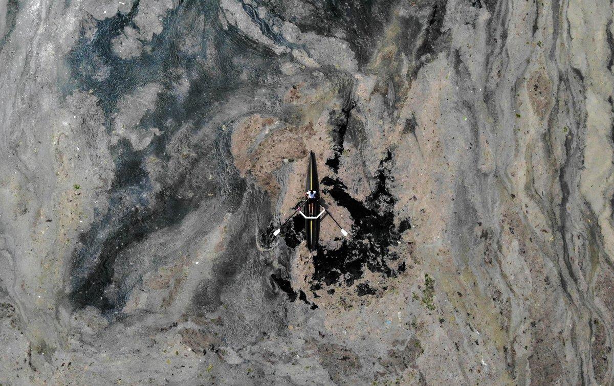 İstanbul'daki deniz salyası havadan görüntülendi