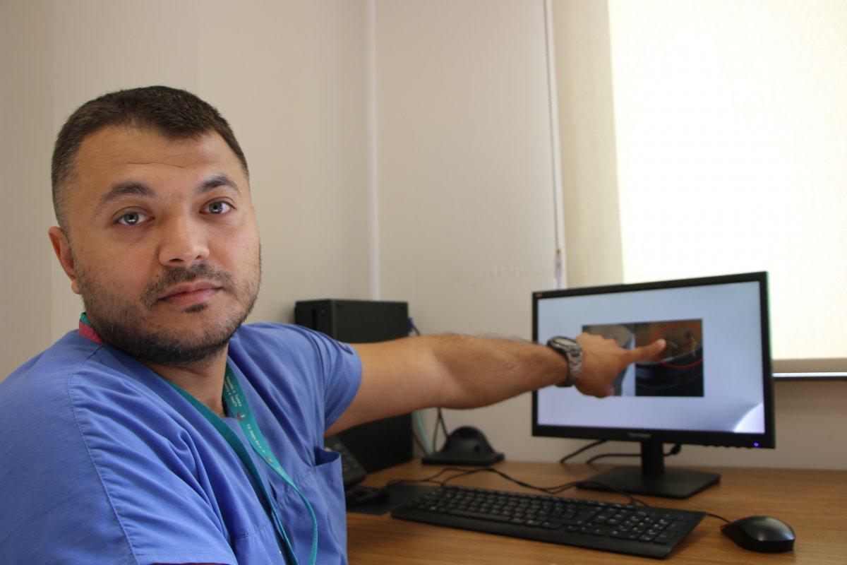 Elazığ'da ağrıları geçsin diye belinden çamaşır ipi geçirdiler