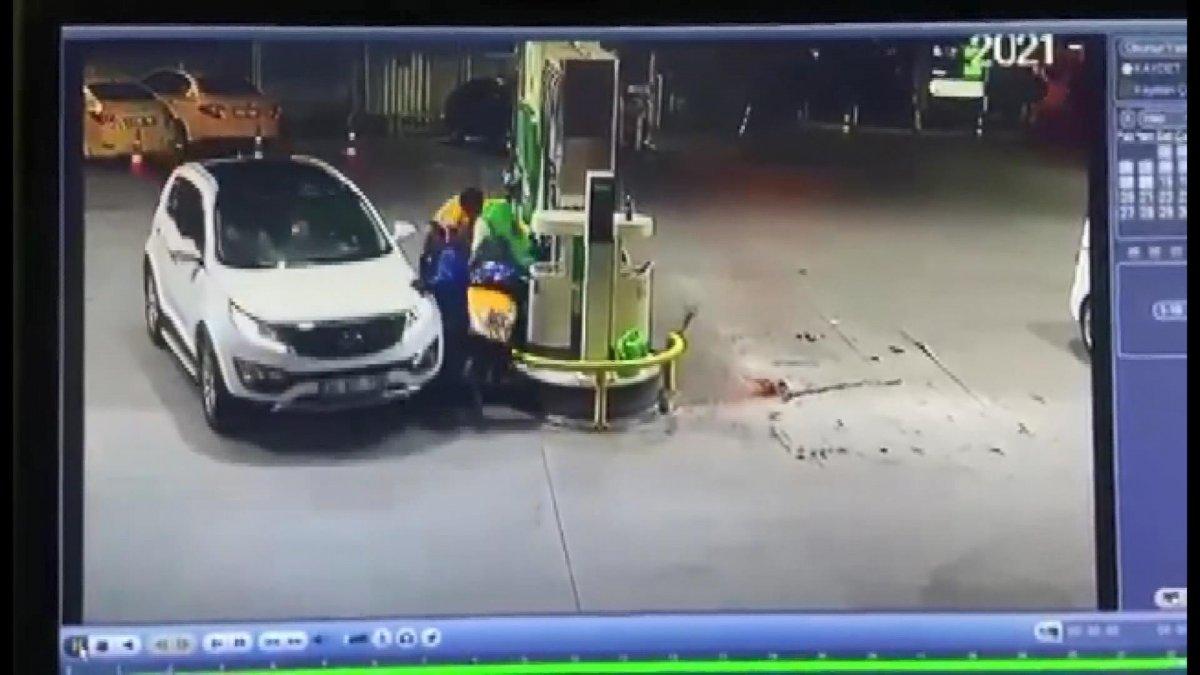 Fatih’te fren yerine gaza basınca kuryeyi ezdi