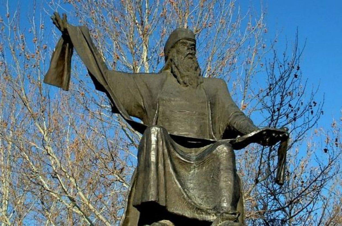 YKS'ye damga vurdu: Marangozluk yapan din adamı kimdir?