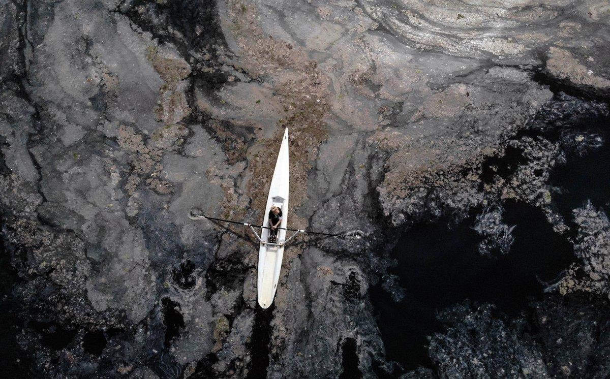 İstanbul'daki deniz salyası havadan görüntülendi