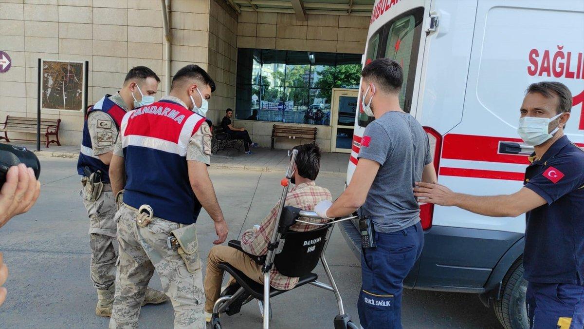 Siirt'te insan kaçakçıları jandarmaya ateş açtı