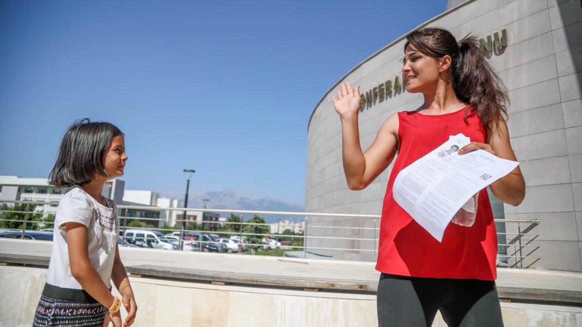 Melek İpek üniversite sınavına girdi