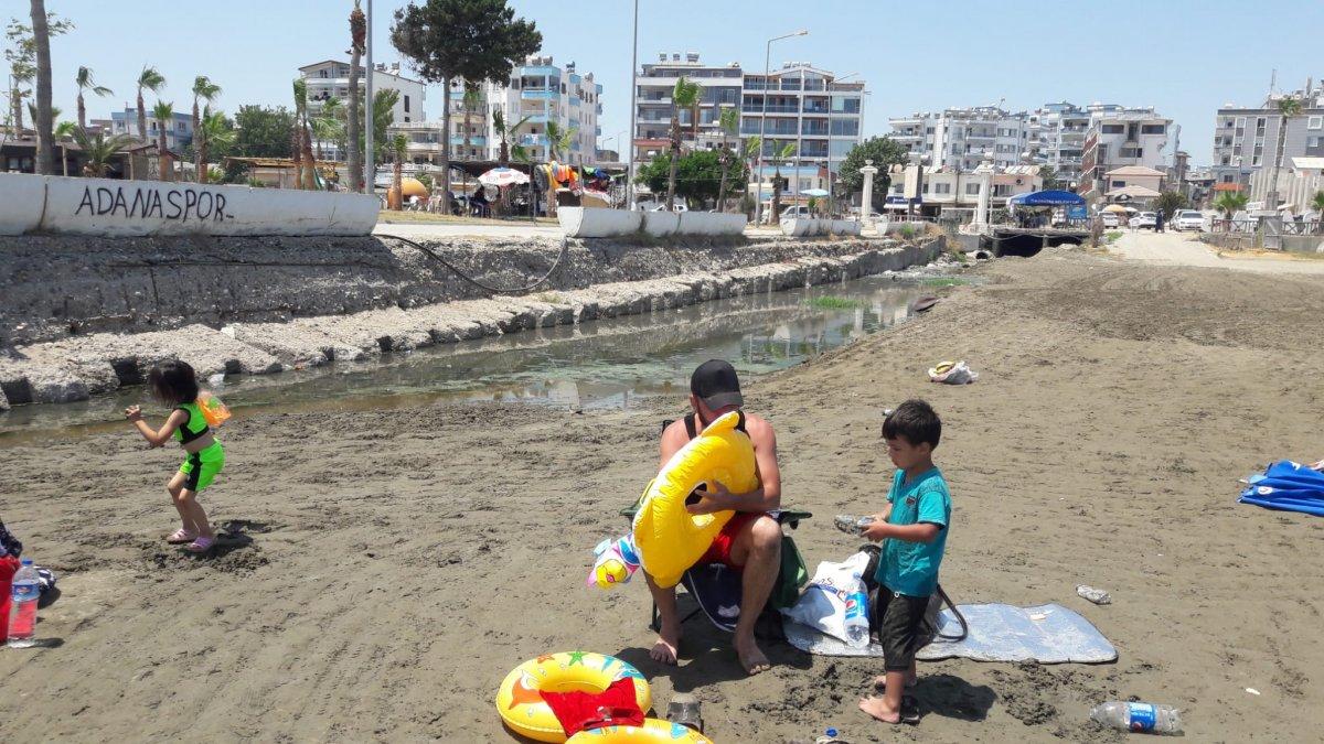 Adana'da kanalizasyonlar denize akıyor