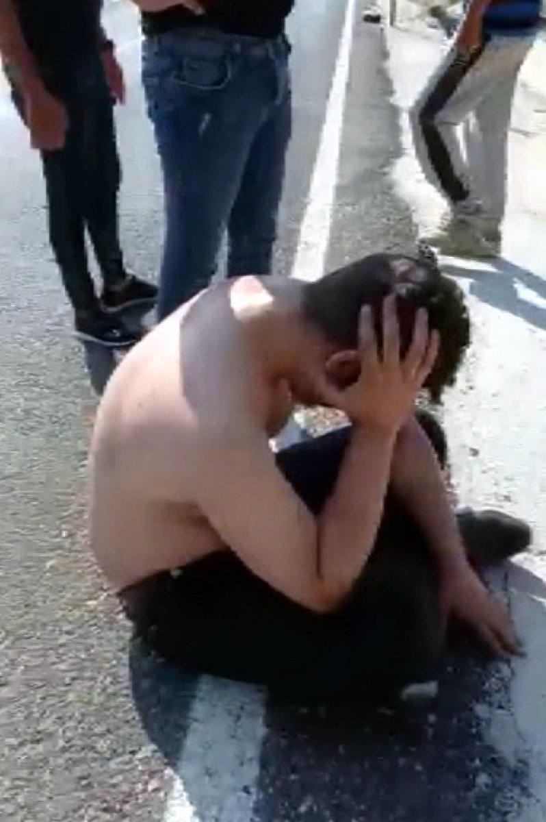 Hatay'da kaza yapan sürücü: Bir sigara verin, gözünüzü seveyim