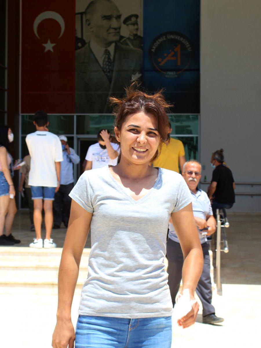 YKS sınavına giren Melek İpek: Bugün daha iyi geçti, bildiklerimi yaptım