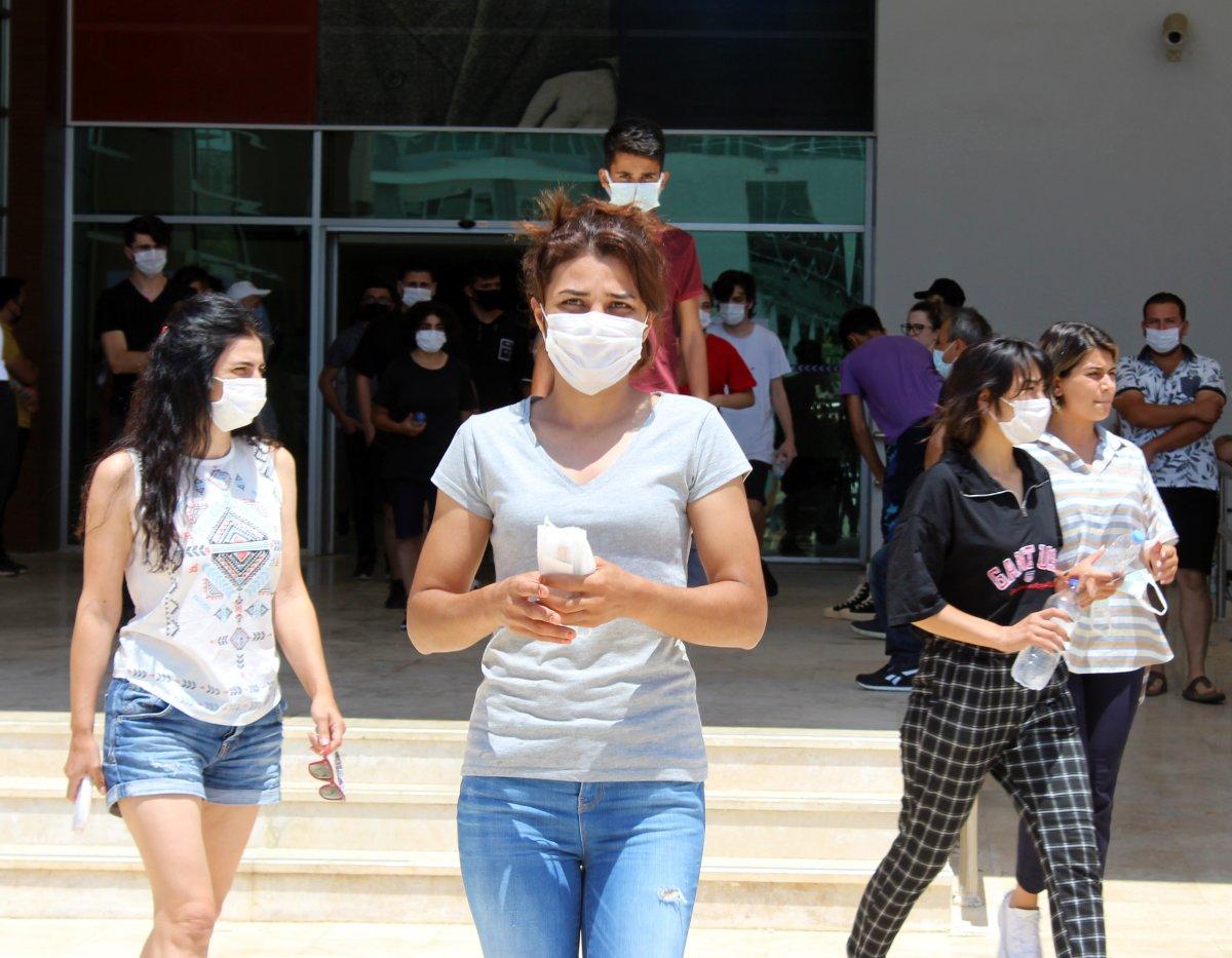 YKS sınavına giren Melek İpek: Bugün daha iyi geçti, bildiklerimi yaptım