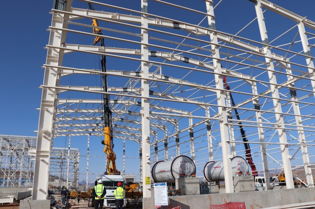 Siirt'te çinko izabe tesisi inşaatı sürüyor