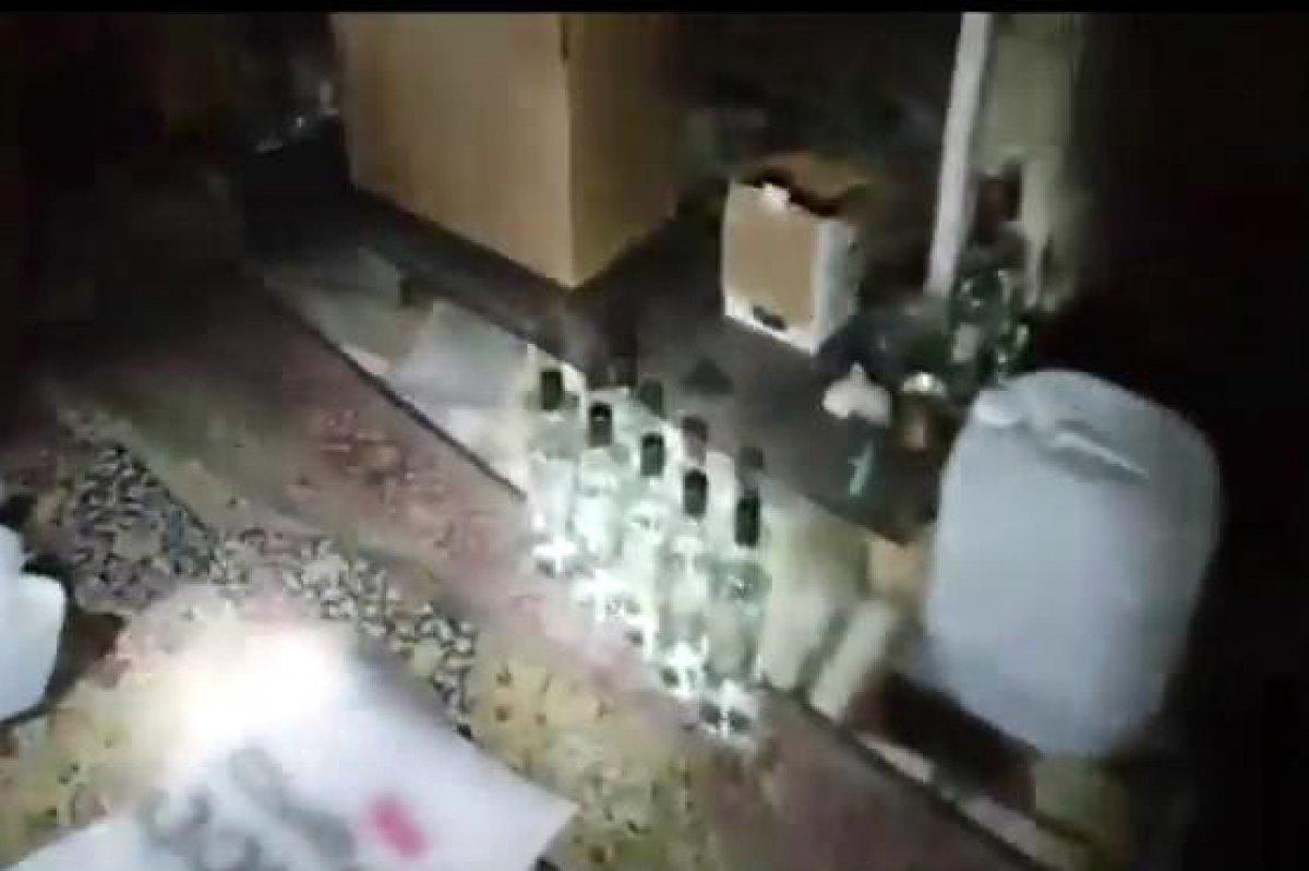 İstanbul'da mahallelinin aldığı koku, kaçak içki imalathanesini ele verdi