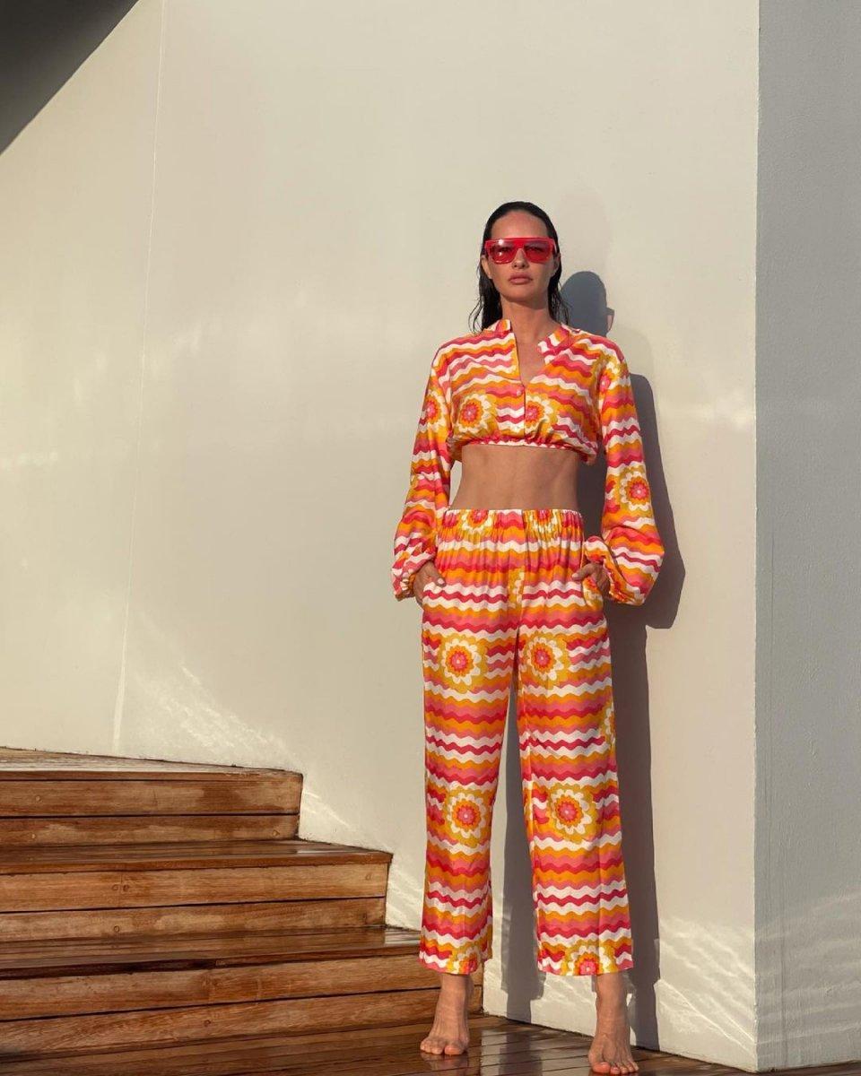 Yasemin Özilhan'ın renkli kombini