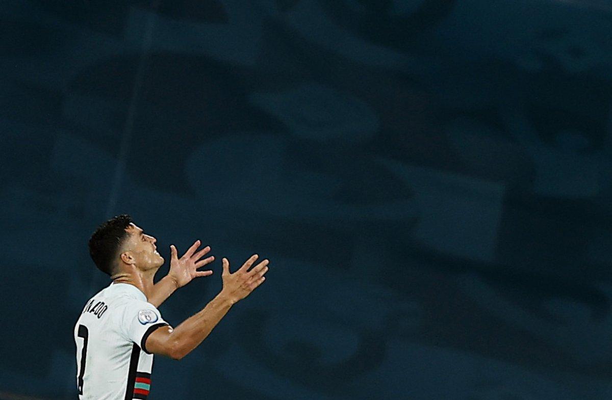 Cristiano Ronaldo son düdükle birlikte yıkıldı