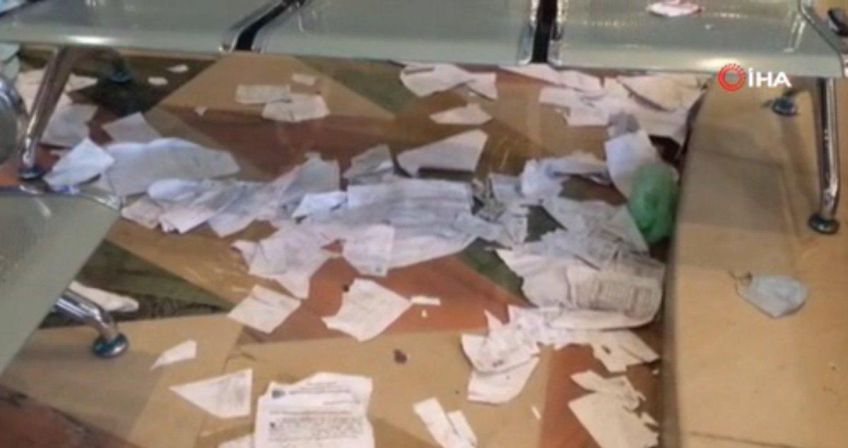 Pakistan’da aşılama merkezinde izdiham