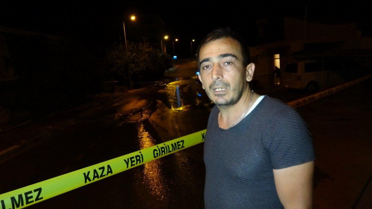 Antalya’da su borusu patladı, kaldırım çöktü