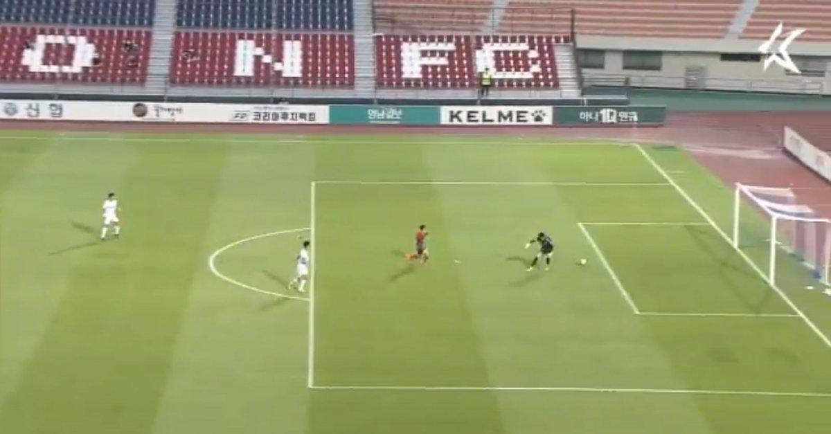 Güney Kore 2'nci liginde kaleciden büyük hata