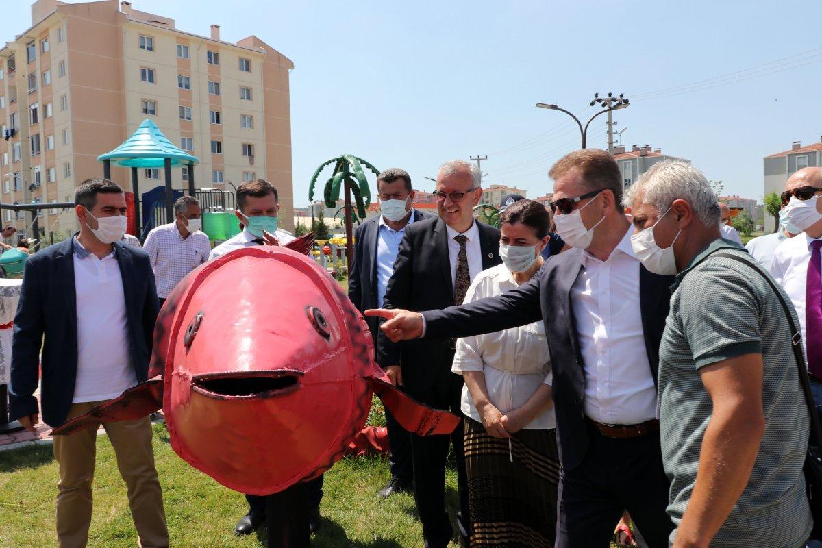 Edirne'deki yeni parka, Naim Süleymanoğlu heykeli yapıldı
