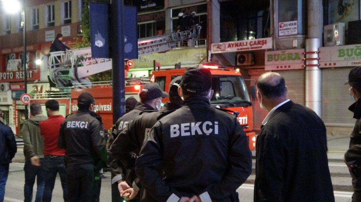 Sivas'ta internet kafe yangını, bekçiler sayesinde söndürüldü