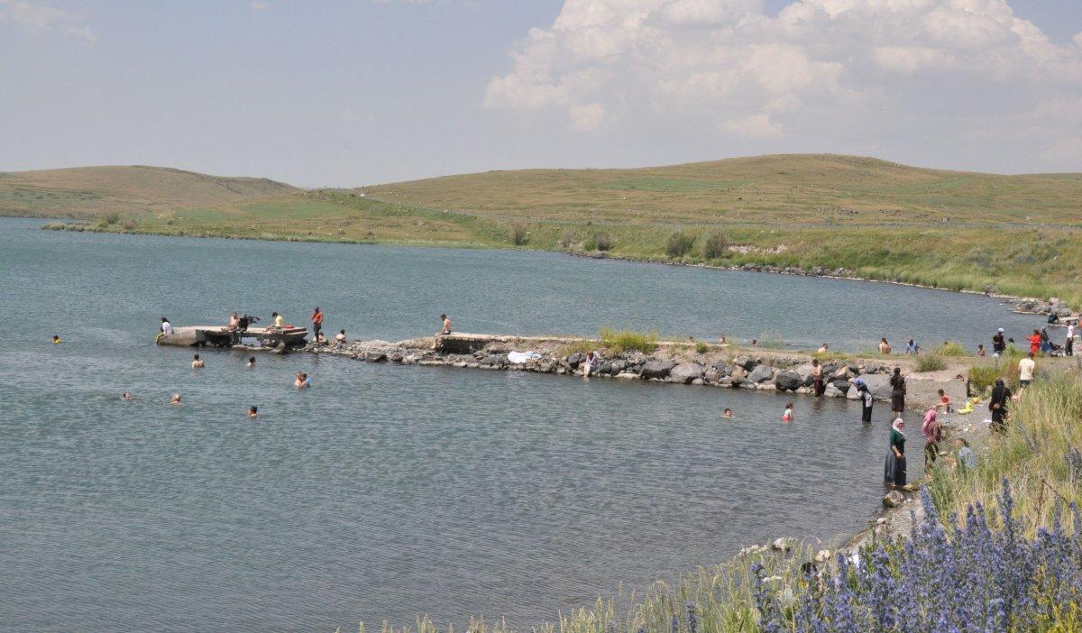 Çıldır Gölü, Ege ve Akdeniz sahillerini aratmıyor