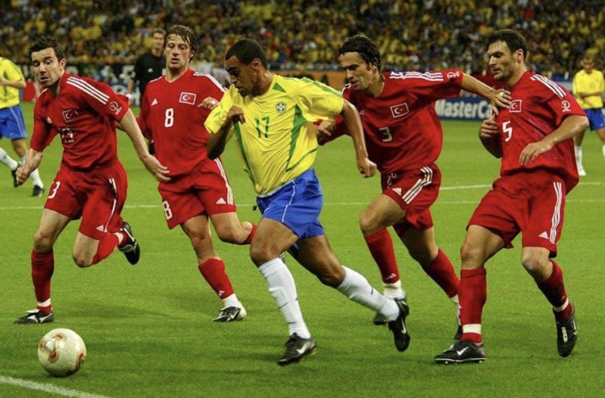 Denilson 19 yıl sonra efsane fotoğrafı canlandırdı