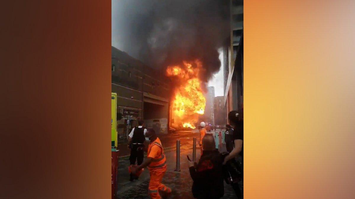 İngiltere'de metro istasyonunda yangın