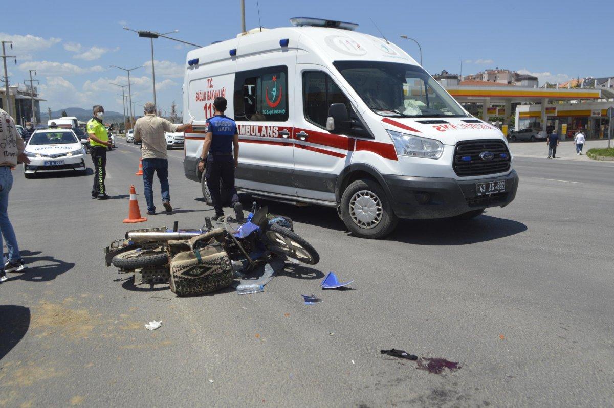 Kütahya'da kaza yapan motosikletli, hayatını kaybetti