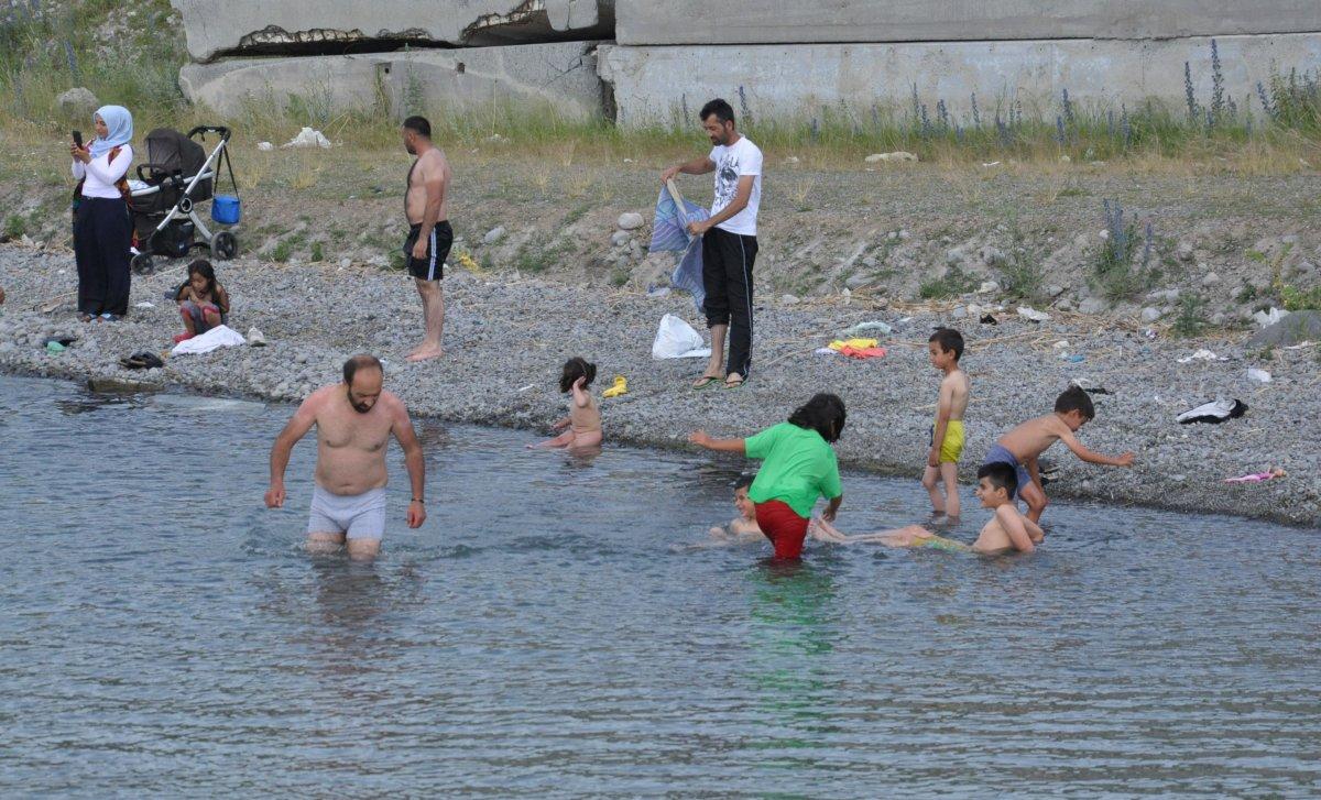 Çıldır Gölü, Ege ve Akdeniz sahillerini aratmıyor