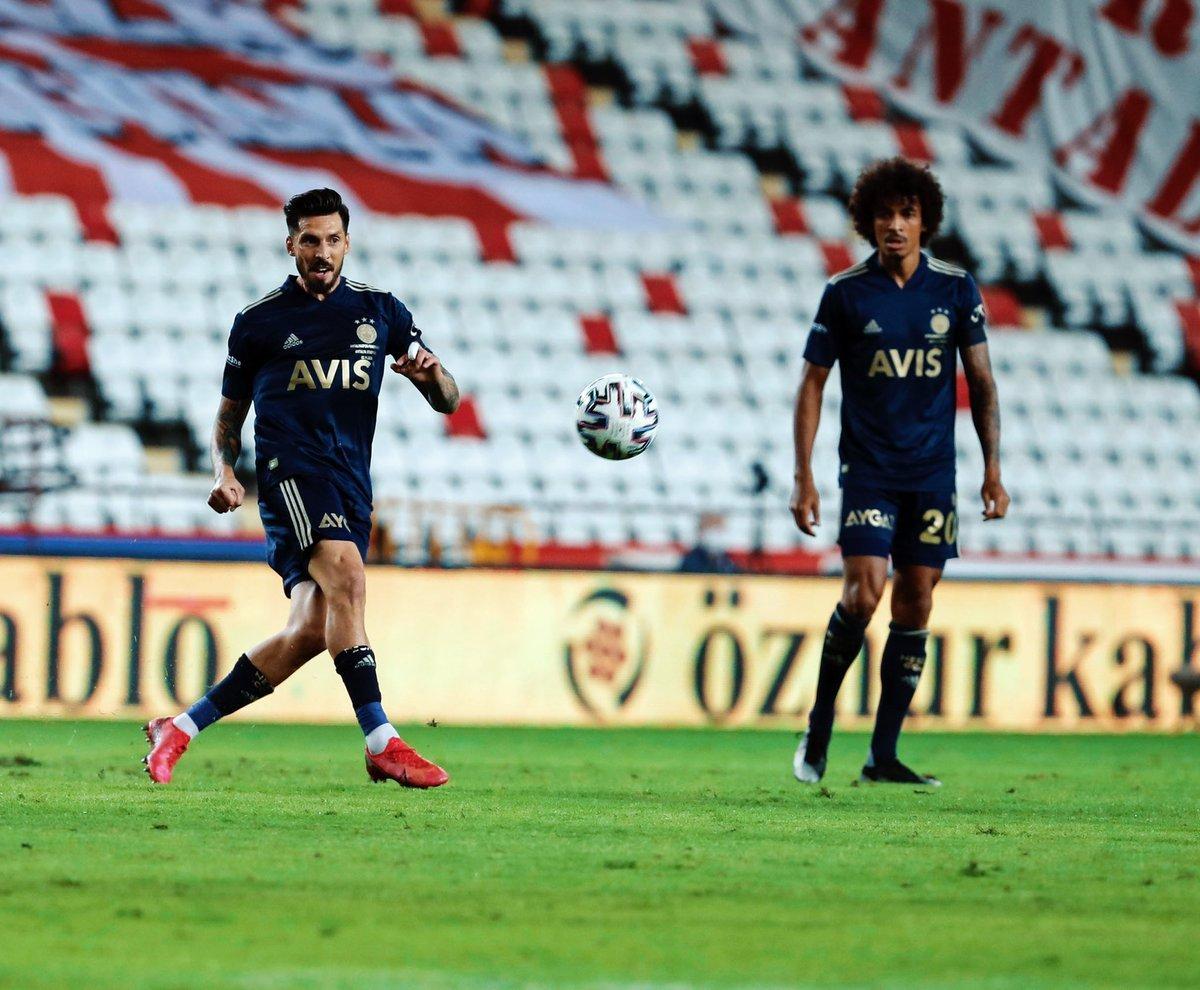 Luiz Gustavo ve Jose Sosa indirimi kabul etmedi