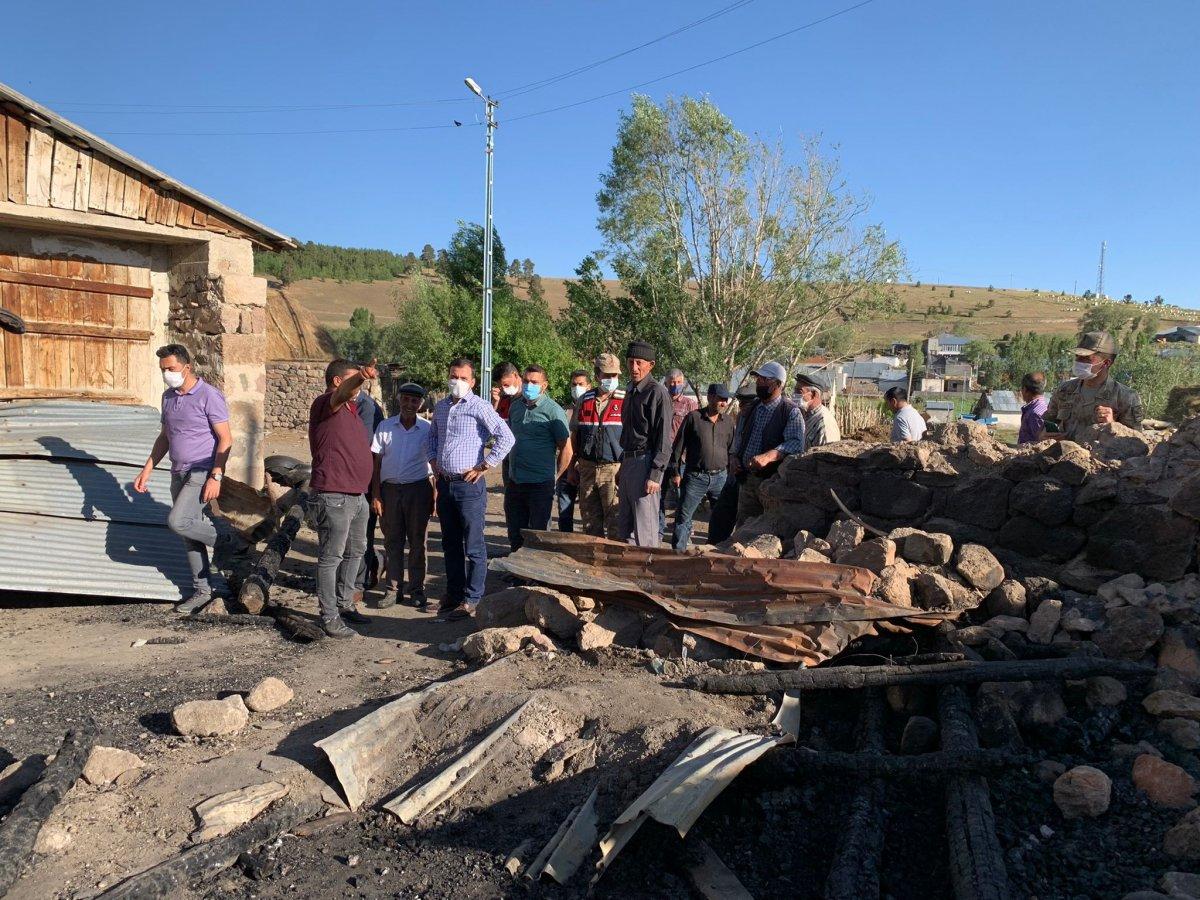 Kars’ta yangın: 4 ev, 5 ahır, 1 traktör kül oldu
