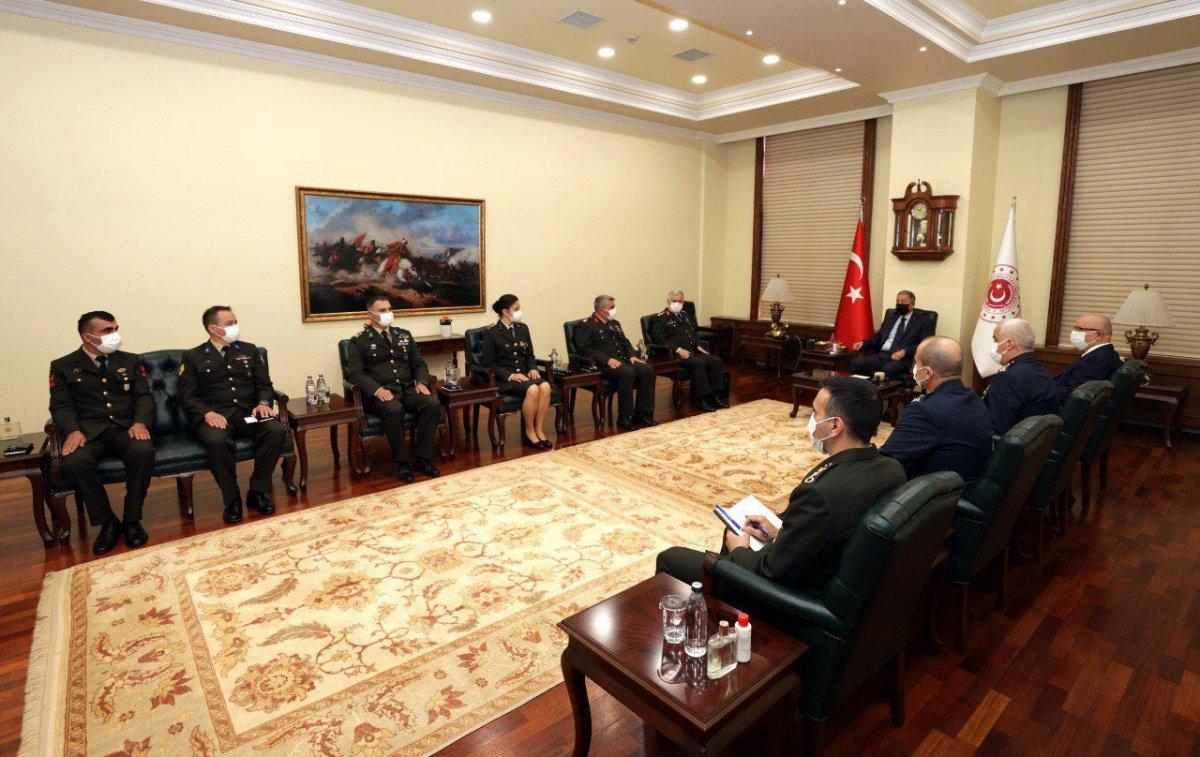 Hulusi Akar: Terör belasından asil milletimizi kurtaracağız