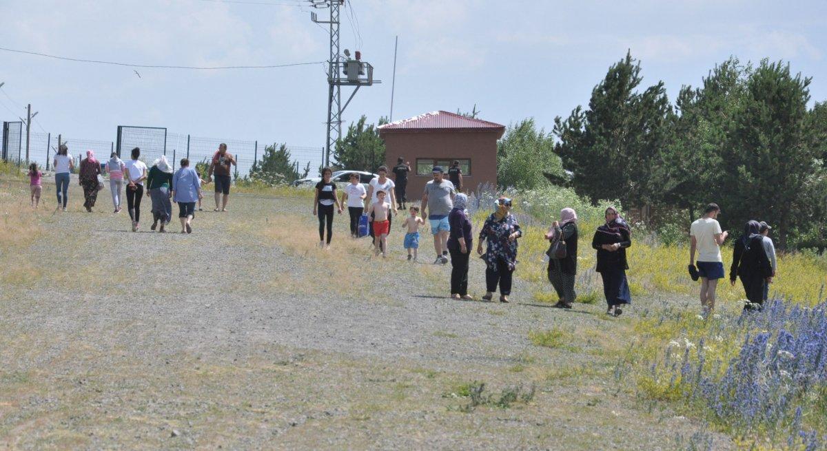 Çıldır Gölü, Ege ve Akdeniz sahillerini aratmıyor