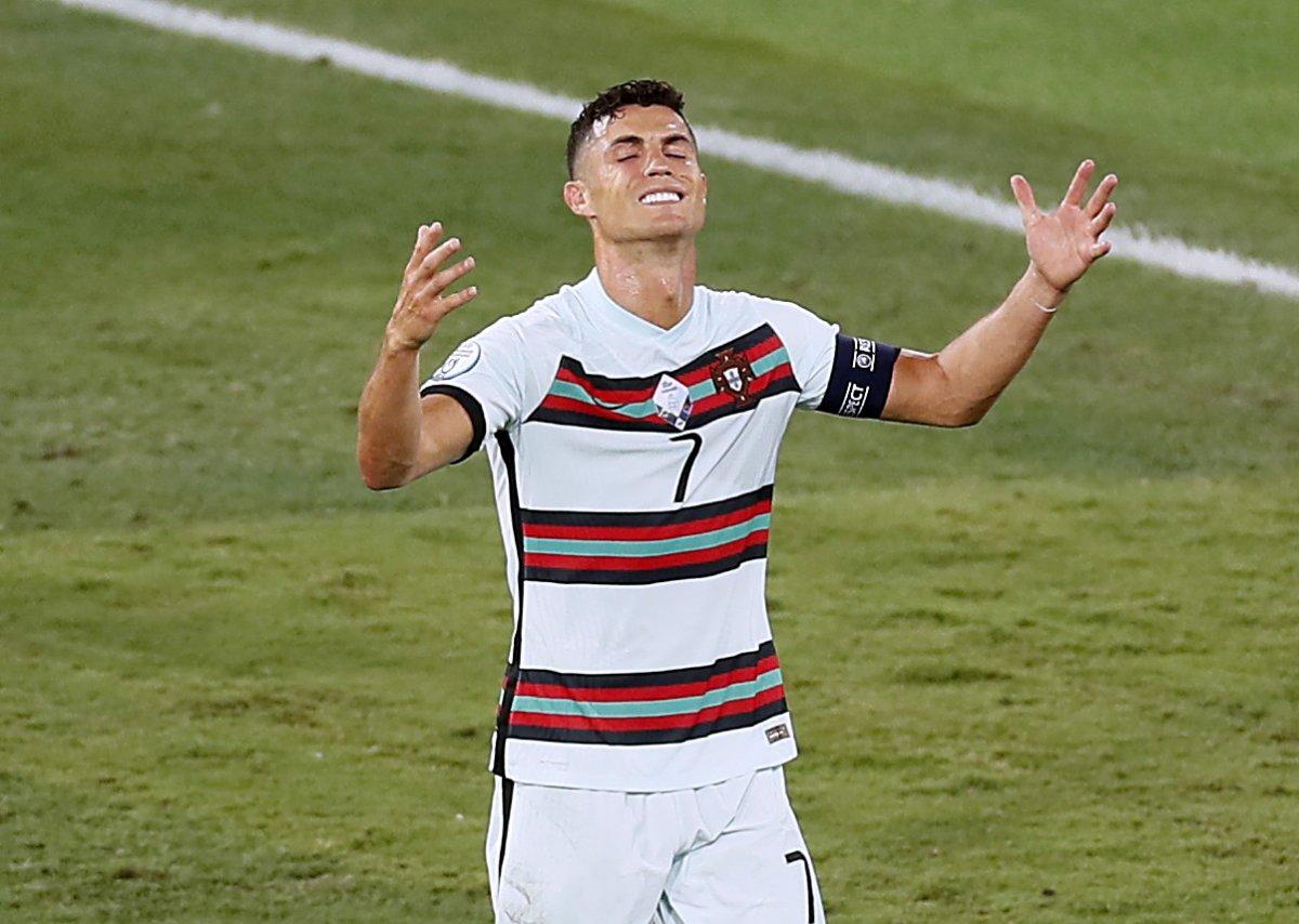 Cristiano Ronaldo son düdükle birlikte yıkıldı