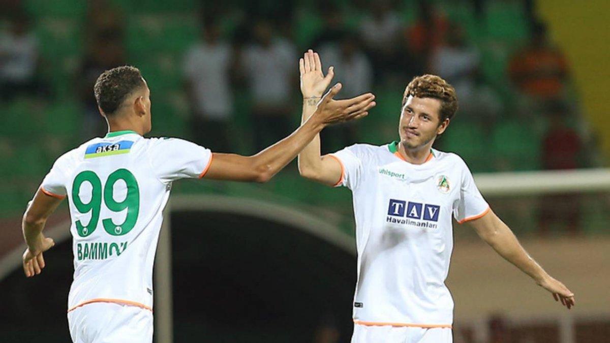 Salih Uçan: Beşiktaş'la anlaştım