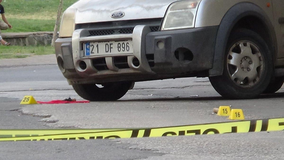 Diyarbakır'da iki grup arasında silahlı sopalı kavga