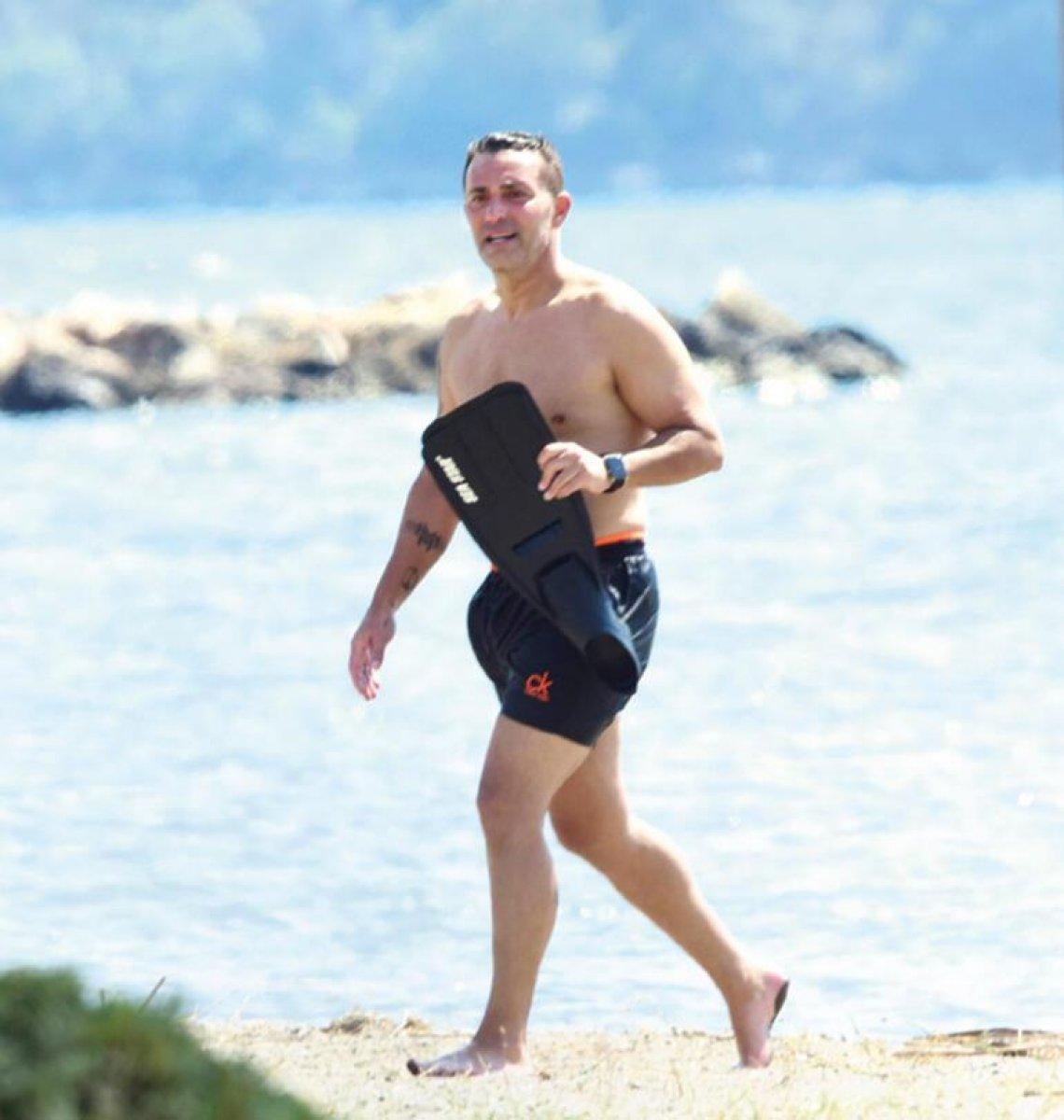 Mustafa Sandal 4 kilometre yüzdü