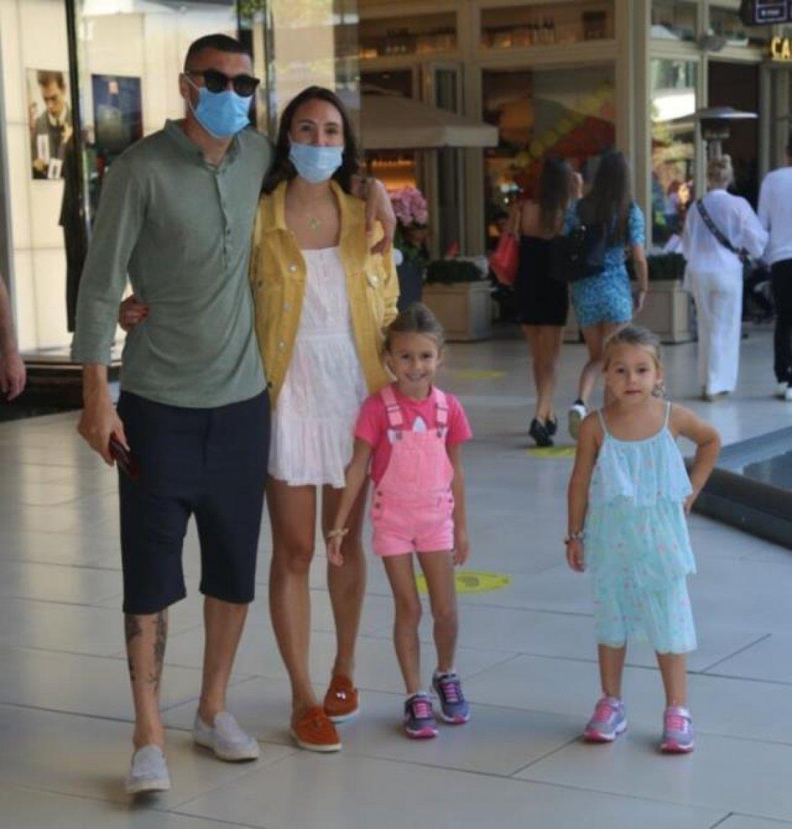 Burak Yılmaz ve Arda Turan tatilde