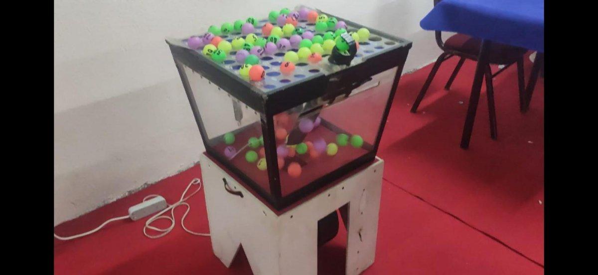 İzmir'de kumar baskınında 111 kişiye 533 bin lira para cezası