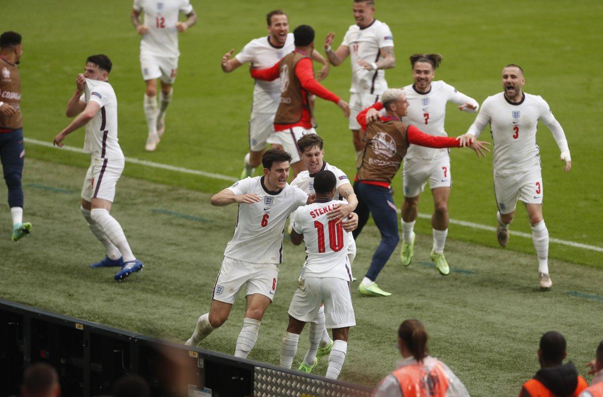 İngiltere, Almanya'yı 2 golle geçti