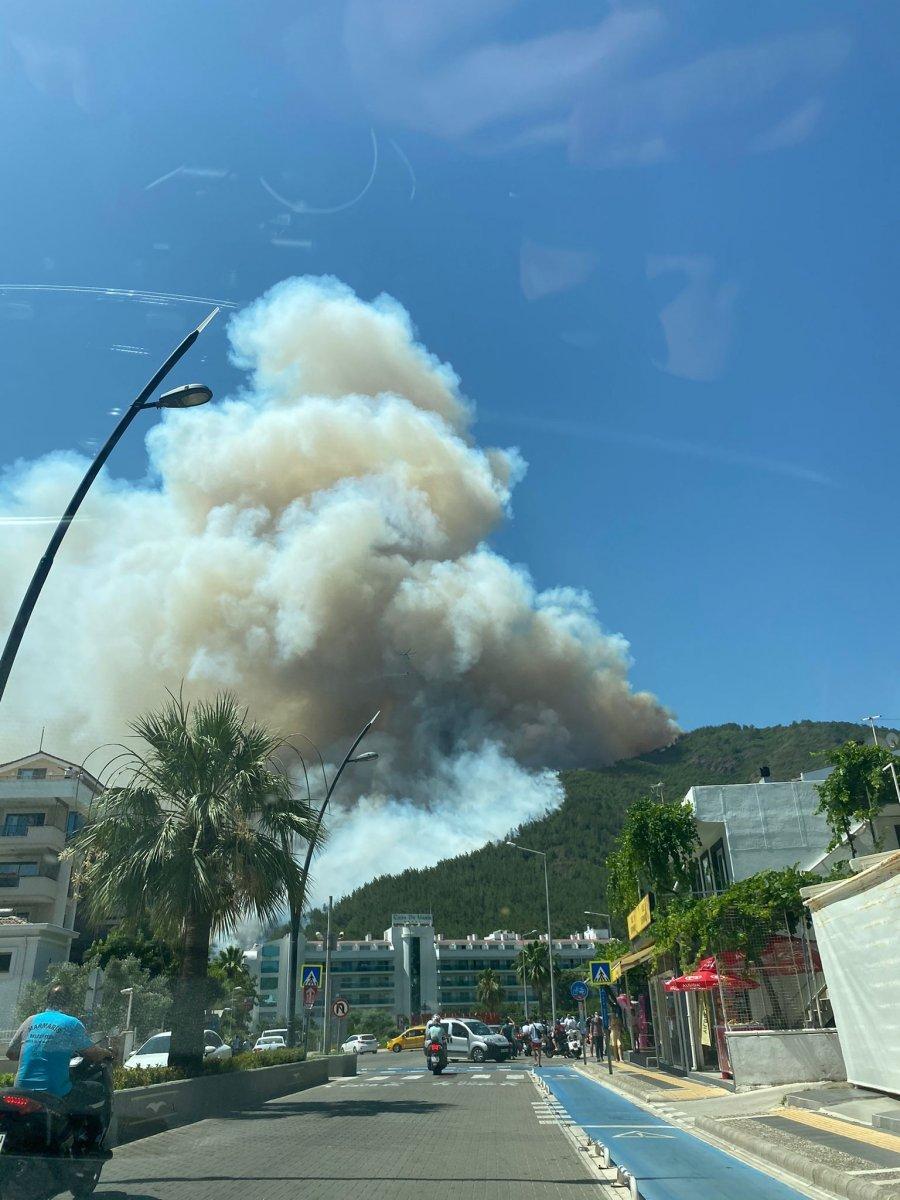 Marmaris'teki orman yangınını İHA tespit etti