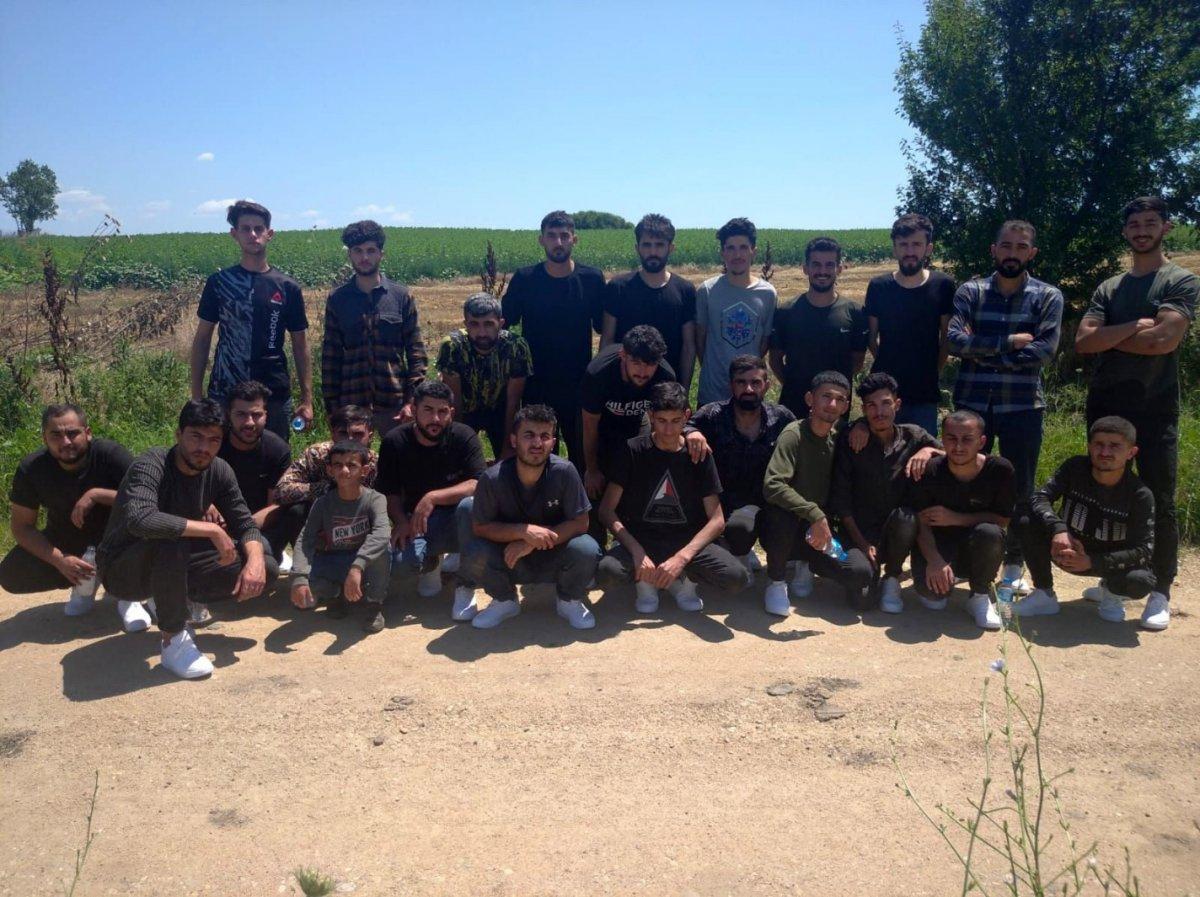 Yunanistan'dan Türkiye'ye geçmeye çalışan 42 göçmen yakalandı