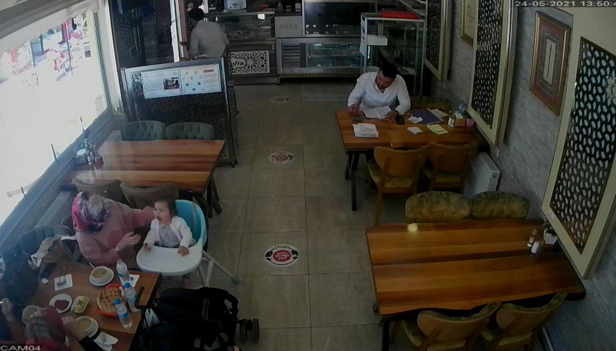 Aksaray’da 2 yaşındaki çocuğu, Heimlich manevrası kurtardı