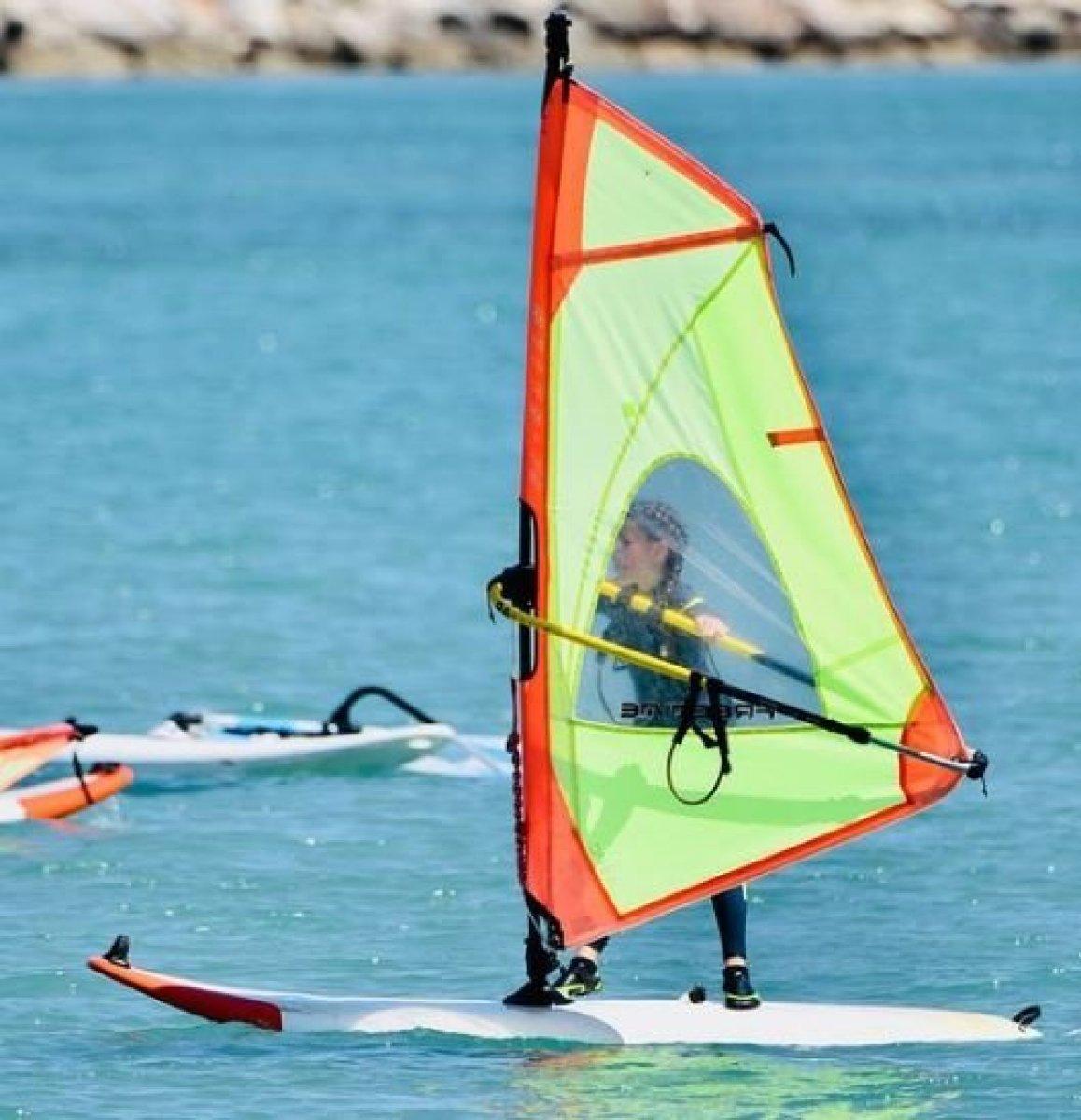 Pınar Altuğ kızıyla Alaçatı'da
