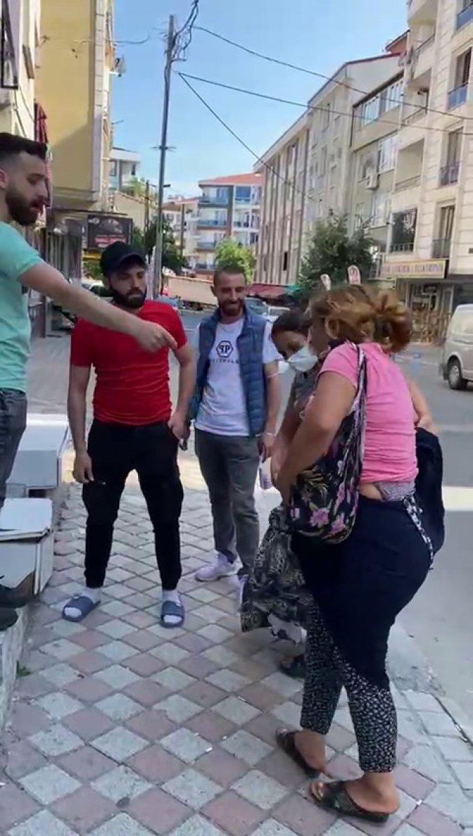 Esenyurt'taki hırsızlar, yakalanınca soyunmaya çalıştı