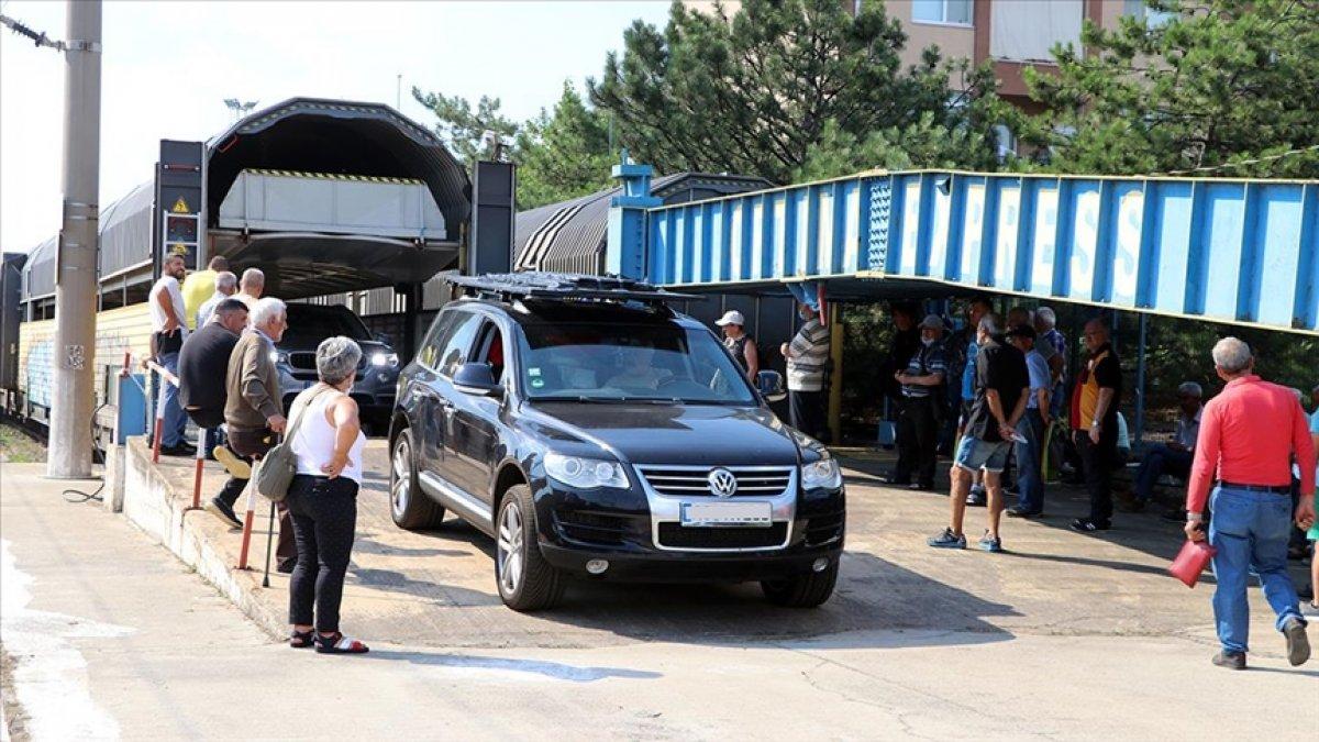 Gurbetçiler Türkiye'ye gelmeye başladı