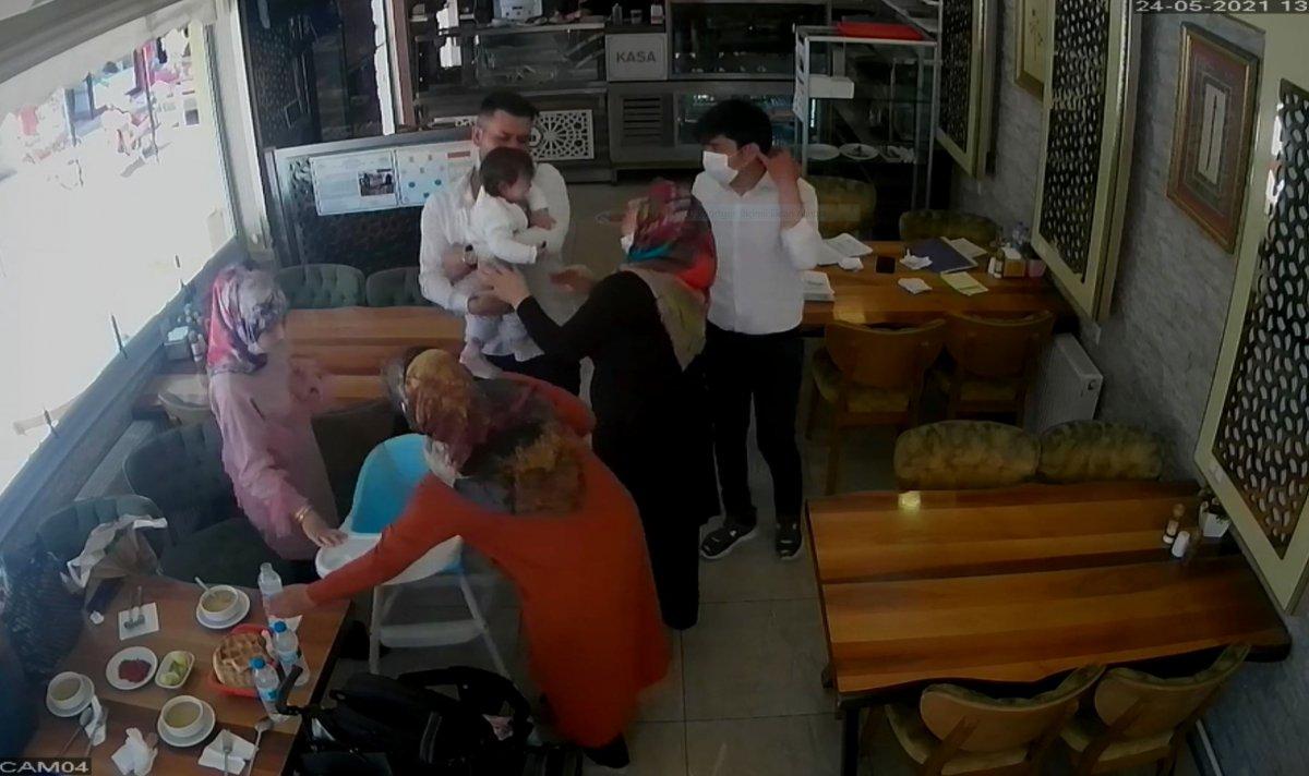 Aksaray’da 2 yaşındaki çocuğu, Heimlich manevrası kurtardı