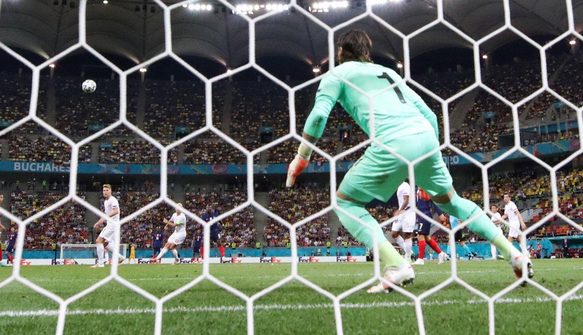 Paul Pogba'nın İsviçre'ye attığı gol